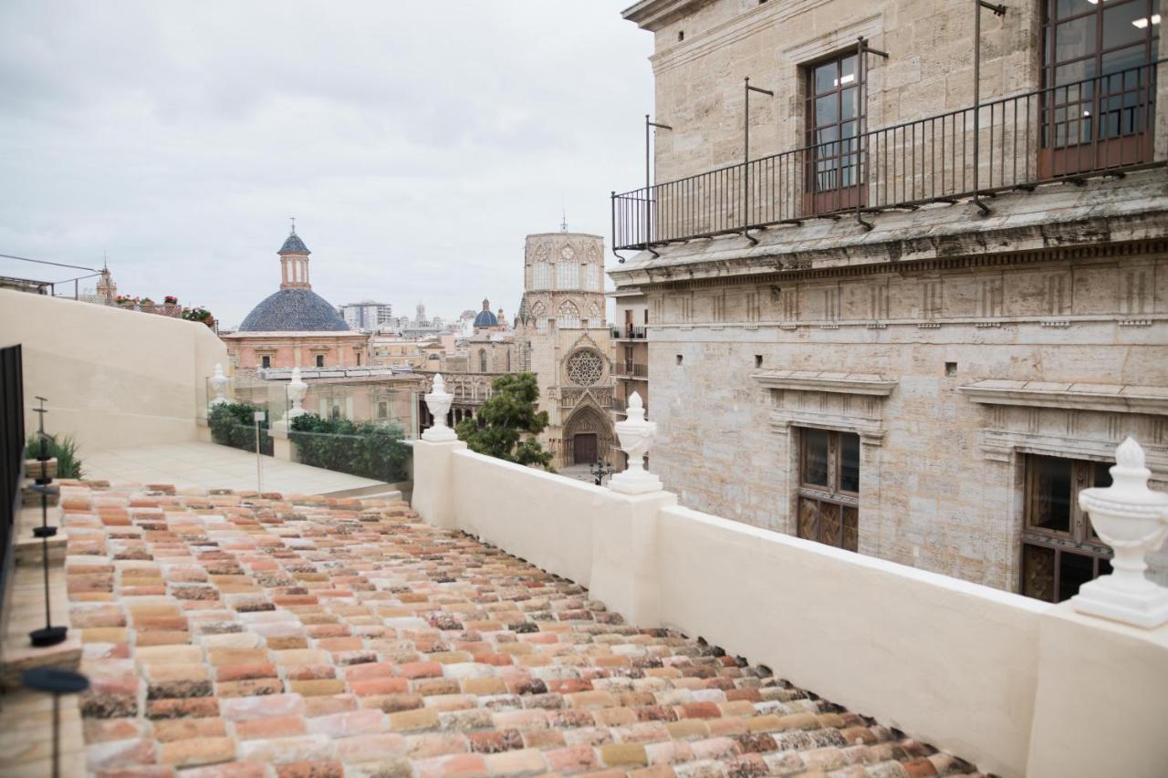 Myr Palacio Vallier Valencia Bagian luar foto The roof of the palace