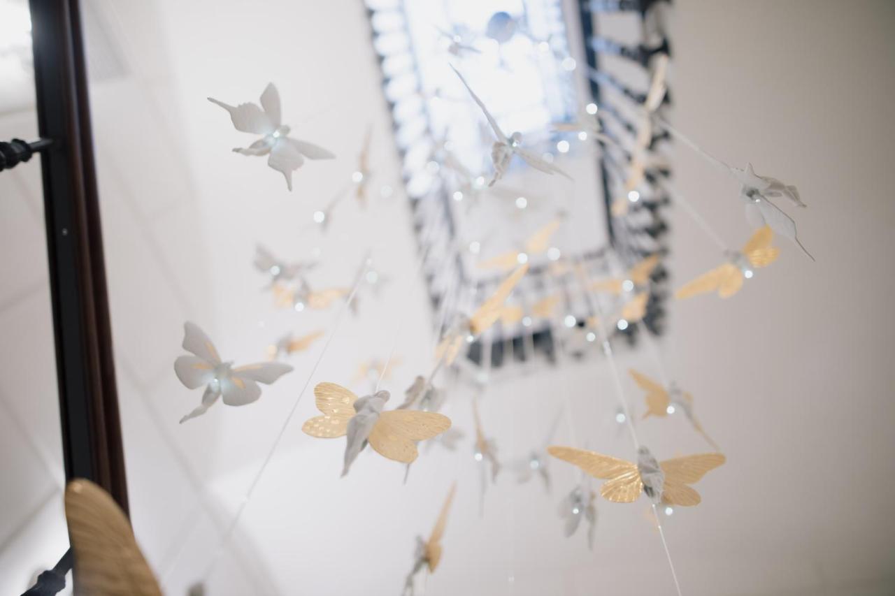 Myr Palacio Vallier Valencia Bagian luar foto Butterfly light