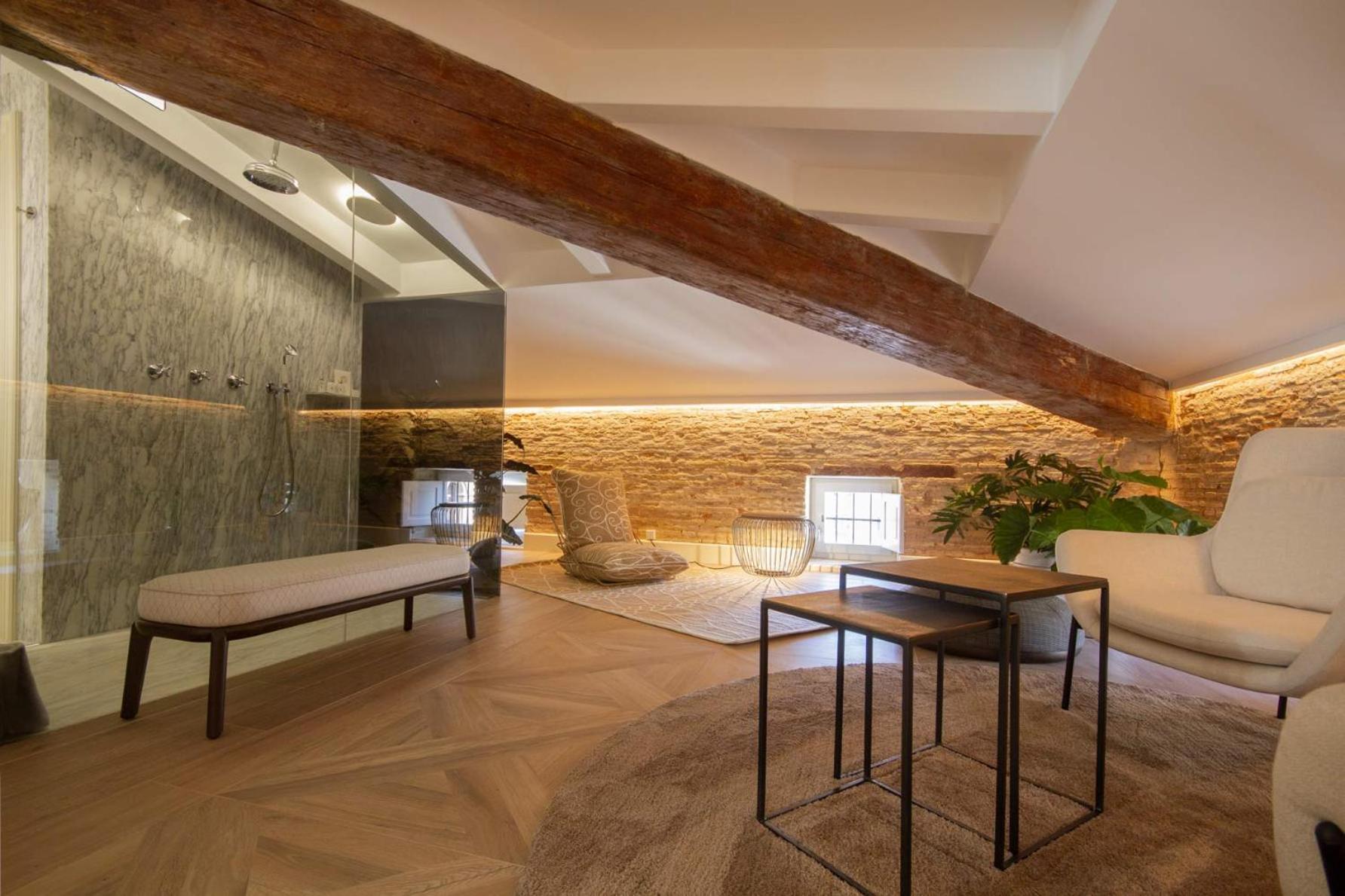 Myr Palacio Vallier Valencia Bagian luar foto The interior of the hotel