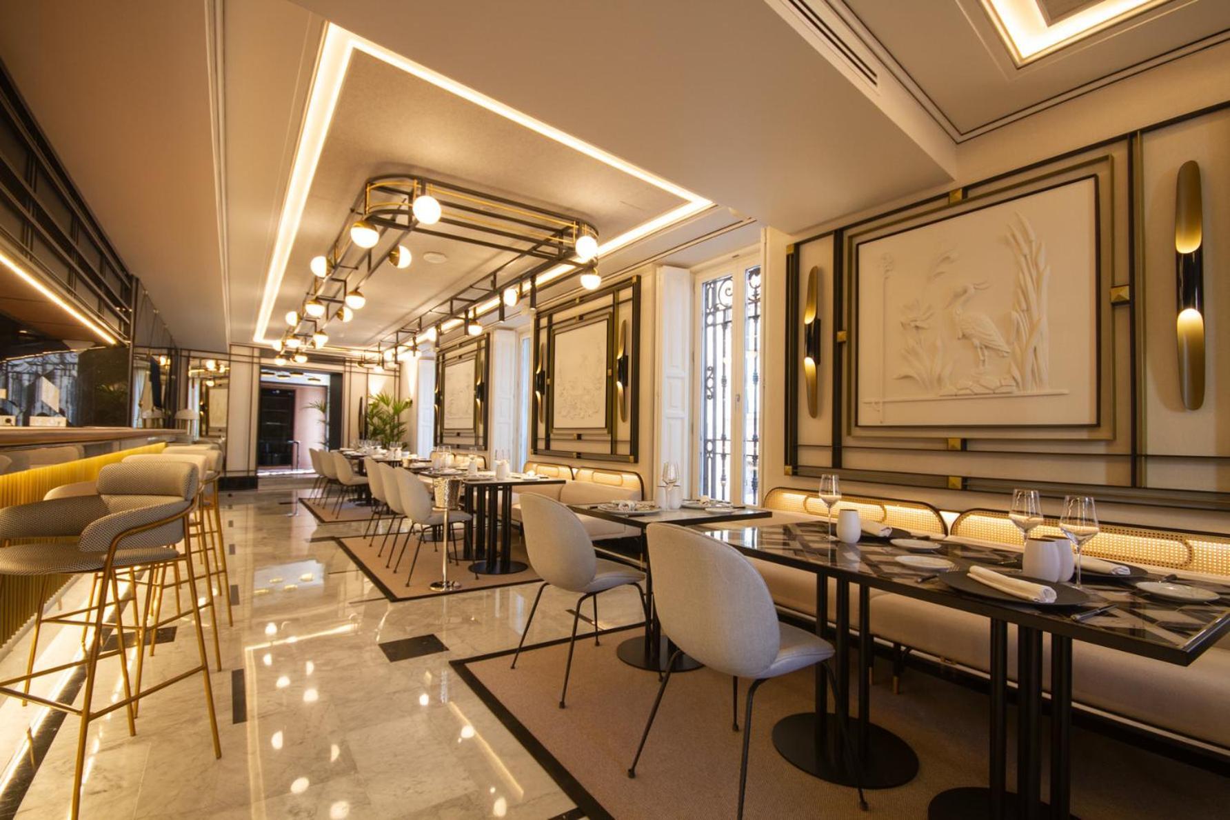 Myr Palacio Vallier Valencia Bagian luar foto The interior of the restaurant