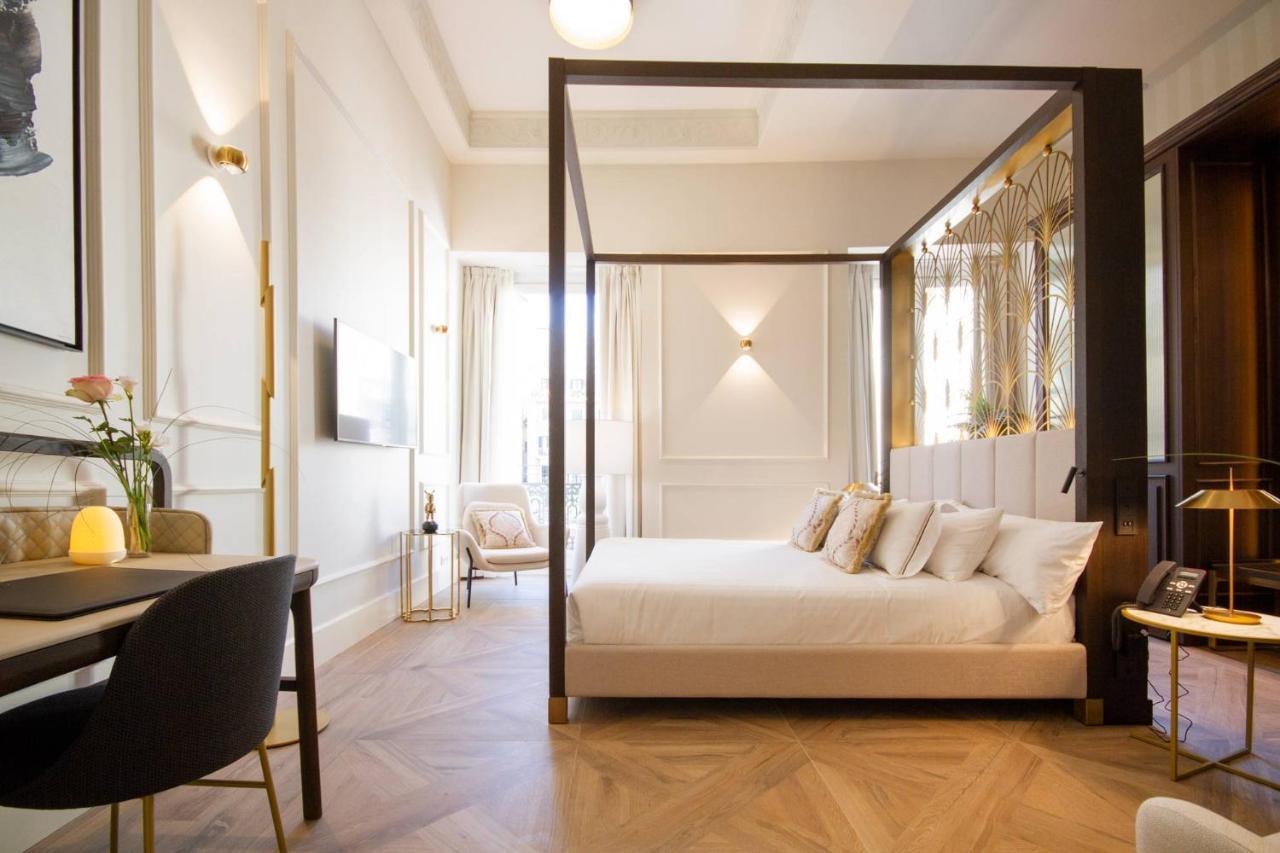 Myr Palacio Vallier Valencia Bagian luar foto A room at the hotel
